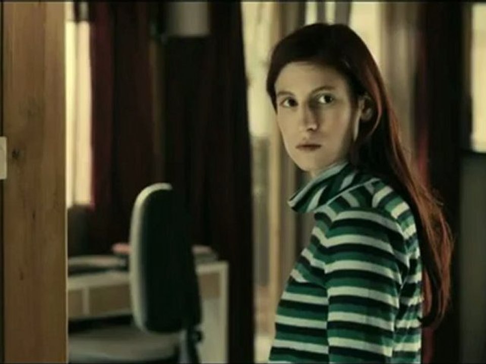 Esaret A Moi Seule Fragman İzle