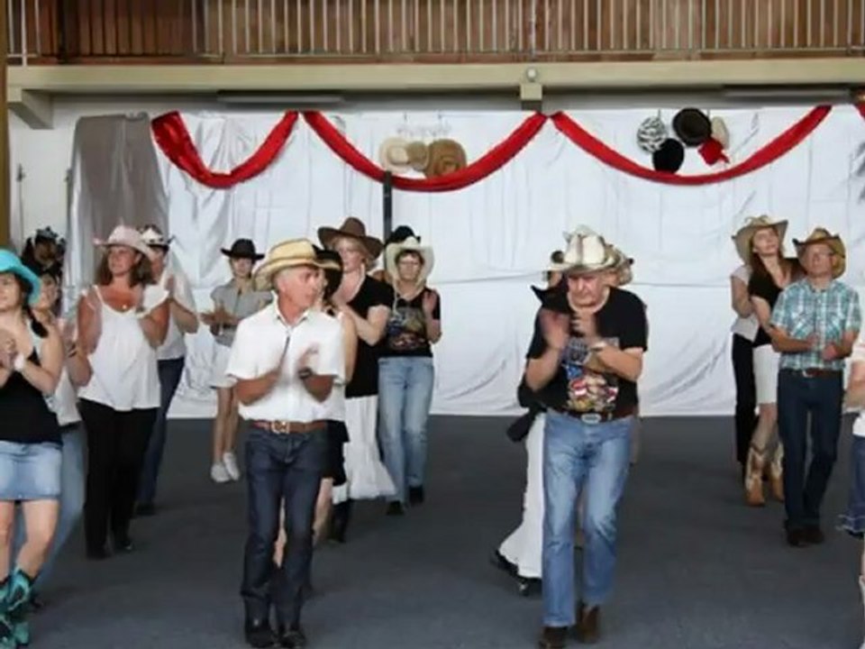 cHoReDaNsE et LoIsIrS - Milly la Forêt - Extrait de notre gala - Country 2 juin 2012