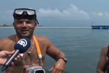 Denizin dibine çadır kurdu!