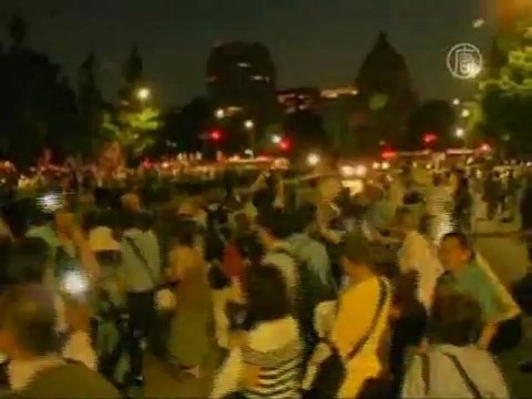 Протестующие против АЭС прорвались к парламенту