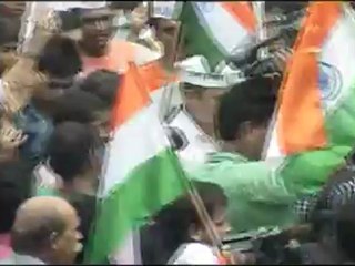 Anupam Kher Support Anna Hajare-02