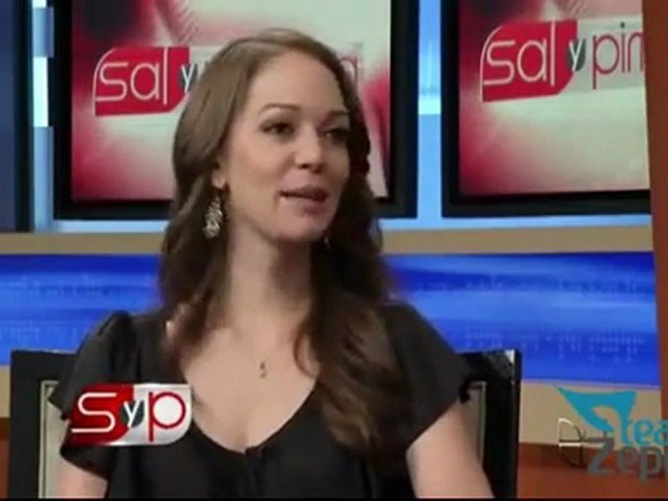 Laisha Wilkins @laishawilkins habla sobre las escenas candentes con David Zepeda @davidzepeda1