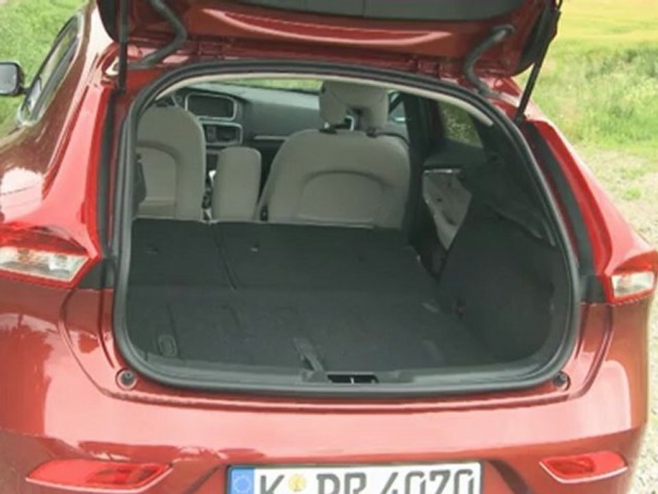 Volvo V40 | 2013 - HD - English