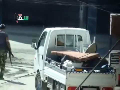 Syria فري برس ريف دمشق سقبا الحاجيات التي سرقها الشبيحة وعصابات الاسد من المنازل 30 7 2012 ج3 Damascus