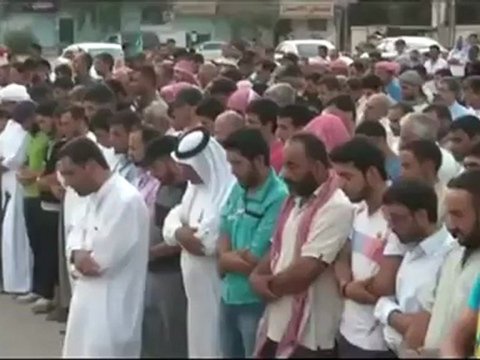 Syria فري برس حلب منبج  الصلاة على الشهيد محمد نور يعقوب بيرم  2012 7 29 Aleppo