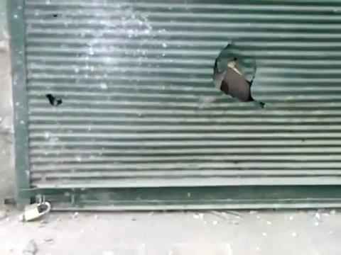 Syria فري برس حلب السكري اثار القصف الصاروخي المروحي على الحي 29 7 2012 Aleppo