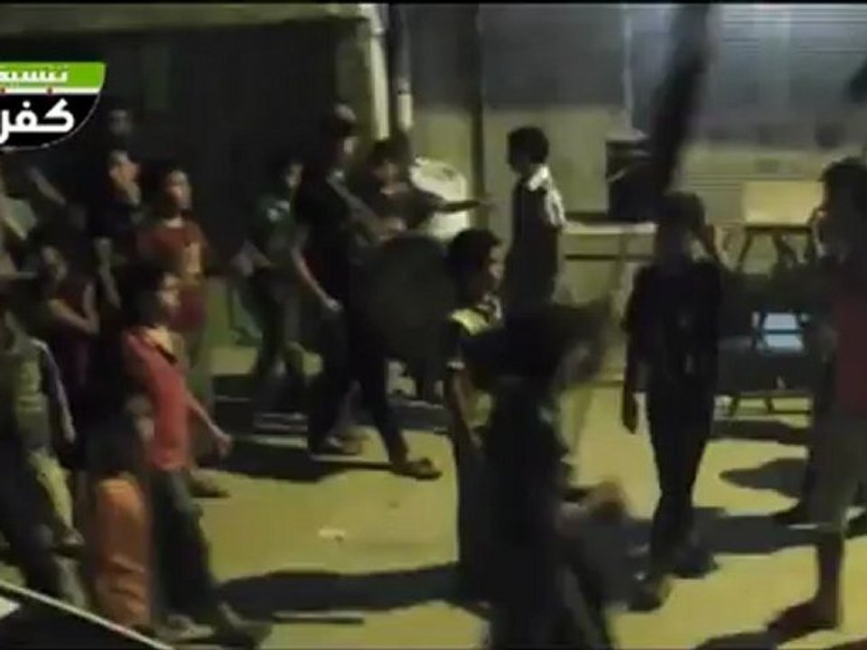 Syria فري برس  ريف دمشق  كفربطنا  مظاهرة مسائية في حي الكرم بعد التراويح 2012 7 29 Damascus