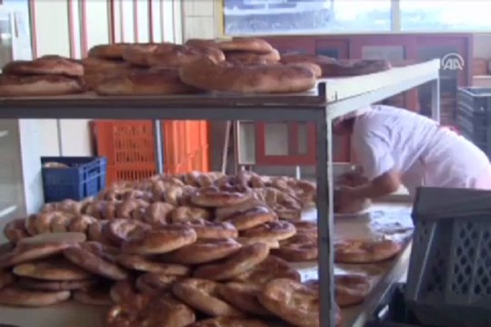 Fırında sadece kadınlar çalışıyor