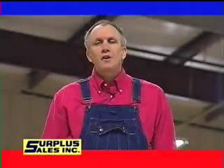 Découvrez la Pub Inattendue de Surplus Sales à Hudson, FL 🎪