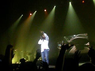 KANYE WEST au ZENITH--- TRU THE WIRE