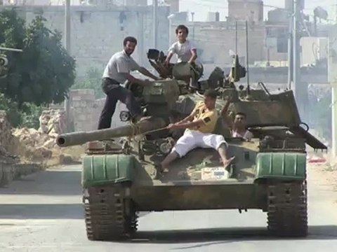 Rebeldes matam 40 policiais em Aleppo