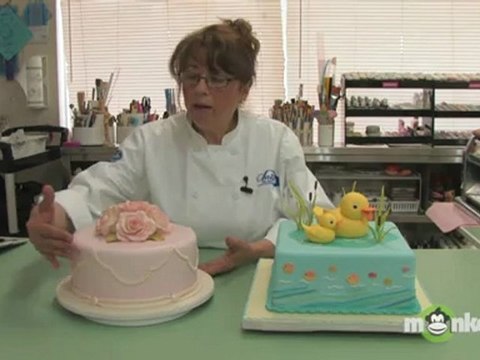 Decorating With Gumpaste Vs. Fondant
