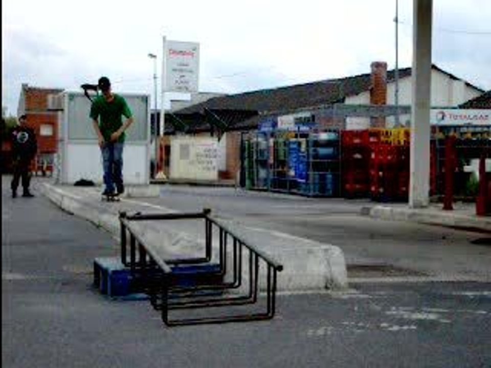 [champion] (rail) fs board