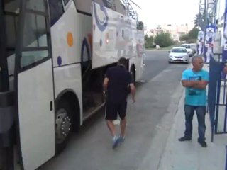 Προπόνηση ΑΕΛ άφιξη (3)