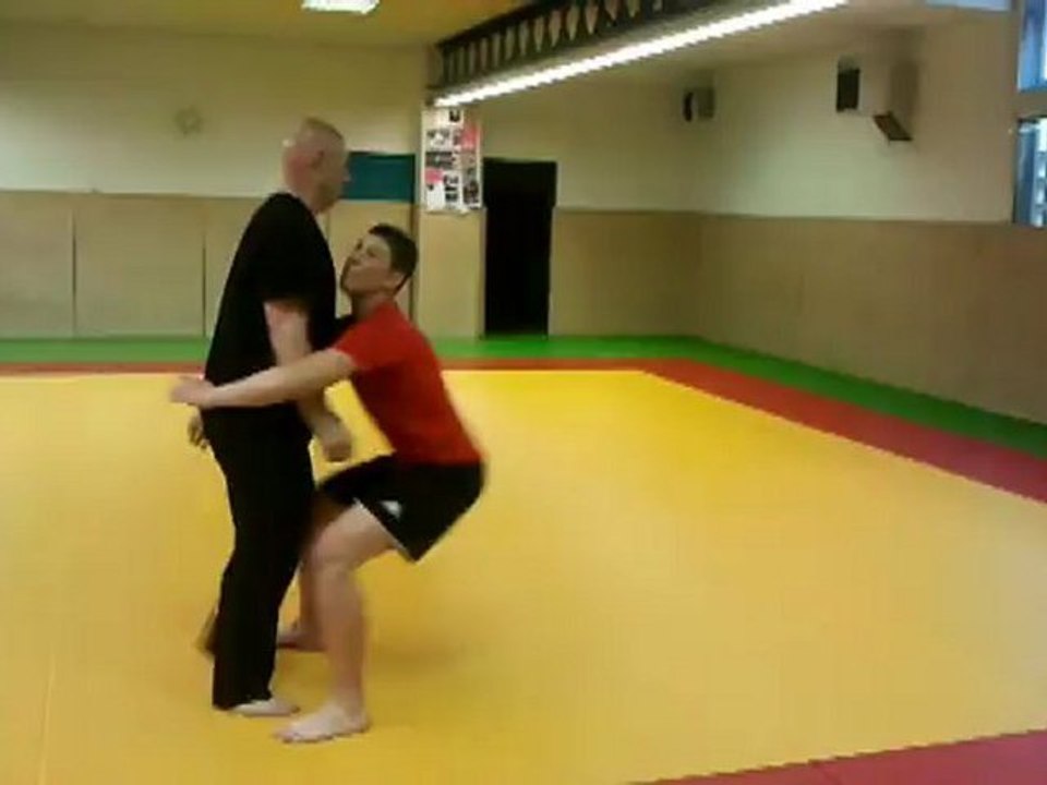 self défense krav maga Léo Lagrange Draguignan 46