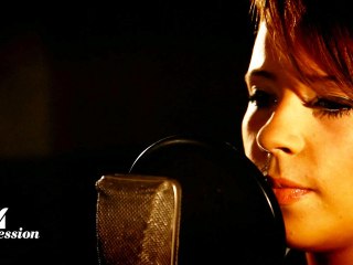 OFF SESSION - Manon : « Kiss Me Kiss Me »