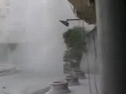 Syria فري برس حلب صلاح الدين استهداف المصور بقذيفة دبابة 30 7 2012 Aleppo