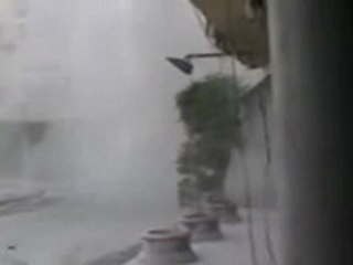 Syria فري برس حلب صلاح الدين استهداف المصور بقذيفة دبابة 30 7 2012 Aleppo