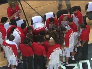 Tunisian Basketball coach slaps one of his players in huddle