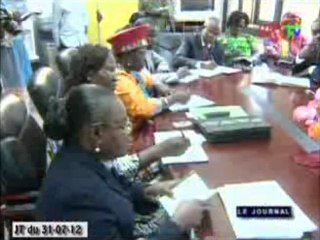 La ministre des questions de la femme reçoit une délégation rwandaise