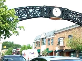 Do You Know What Time It Is . Sarah asks what time it is.