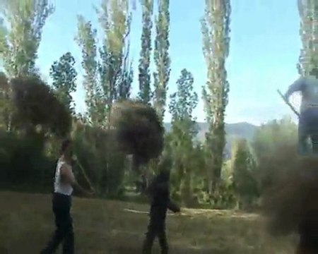 2012 tokattan köye gidiş -boyalıkta yonca yükleme çocuklarla