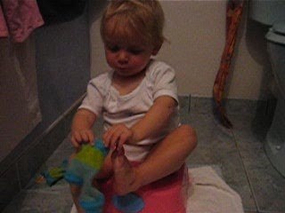 Je tente de remettre ma chaussette