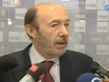 Rubalcaba critica a Rajoy ante la prensa extranjera