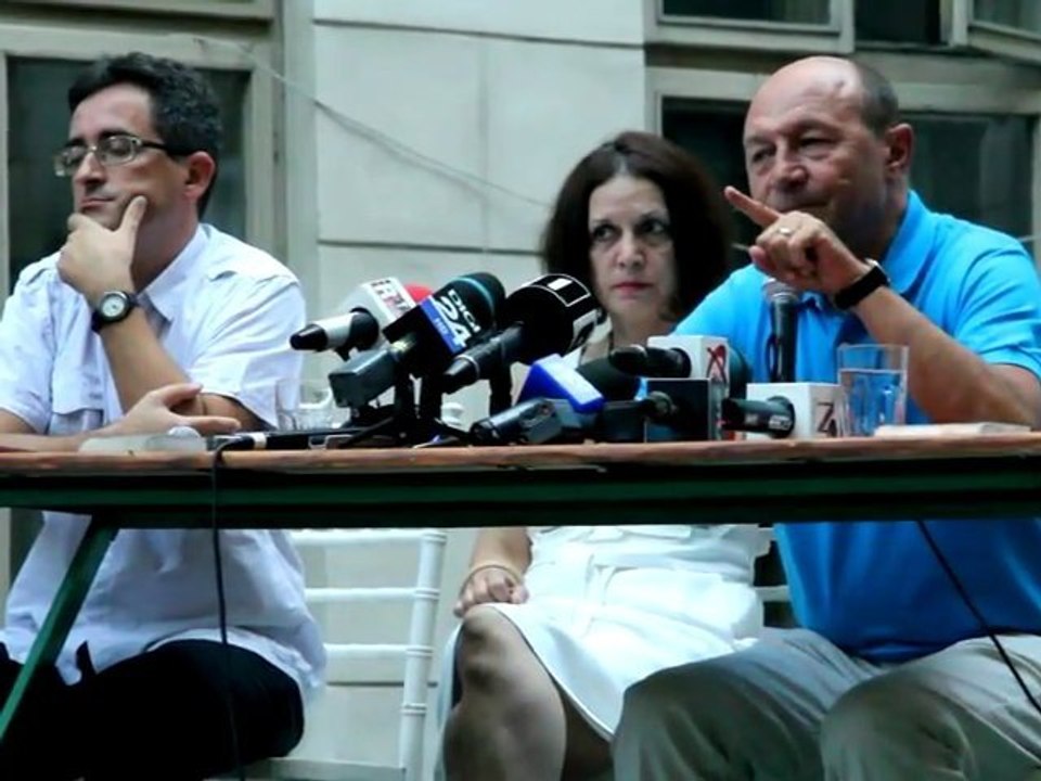 Basescu si ROSIA MONTANA - lobby inversunat la GDS, in timp ce aude: "Basescu la puscarie!"