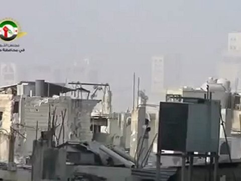Syria فري برس حمص المحاصرة حي جورة الشياح قصف عنيف يتعرض له الحي بقذائف الهاون والمدفعية والدبابات من قبل عصابات الاسد 1 8 2012 Homs