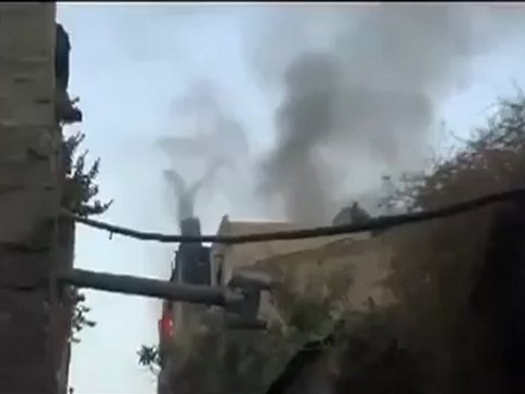 Syria فري برس حمص قصف باب هود واحنراق الأبنية, النار تشتعل 1 8 2012 Homs