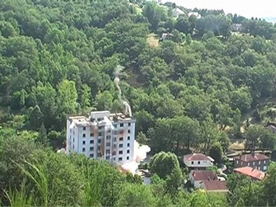 DECAZEVILLE - DÉMOLITION DE LA TOUR DE COMBETTES - 010812-11.00