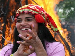 Ah Kamile Kamile Niye Kaldın Hamile Roman Oyun Havası (www.seslikugu.com)