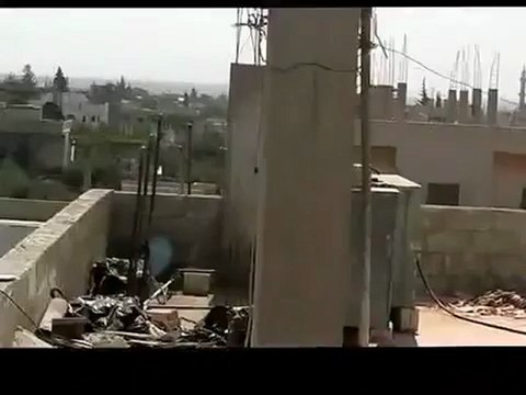 Syria فري برس درعا حوران طيبة العز الطيران يقصف البلدة بالقنابل 1 8 2012 Daraa