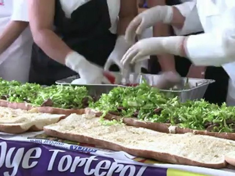 Weltrekord: mega-sandwich ist 52 meter lang