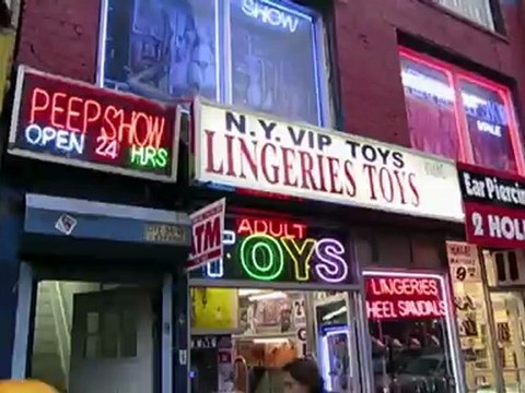 Casper Smart Went to Hair Dresser Not Peep Show Claims Barber