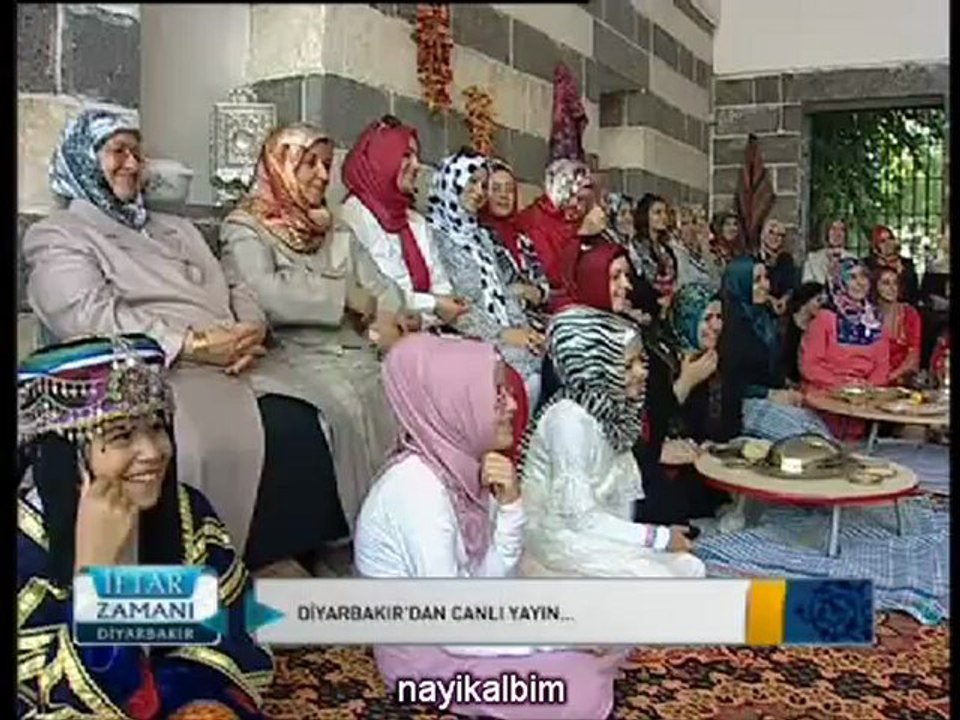 4 DİYARBAKIR MİNİKLERİ şiir ilahi İftar zamanı 2012 STV