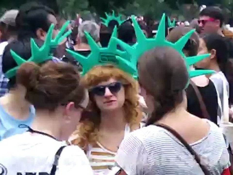 "END AIDS" March for the AIDS 2012 is Safe in the Streetz