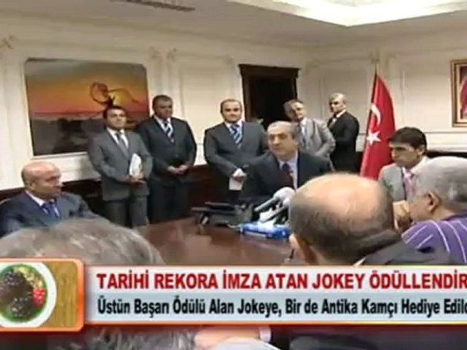 TARİHİ REKORA İMZA ATAN JOKEY ÖDÜLLENDİRİLDİ