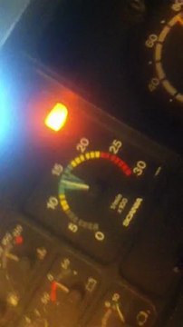 porteur scania 144 530 v8 en echappement libre sous un tunnel avec remorque de 20T