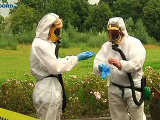 Grootscheepse controle op asbest in Stadskanaal - RTV Noord