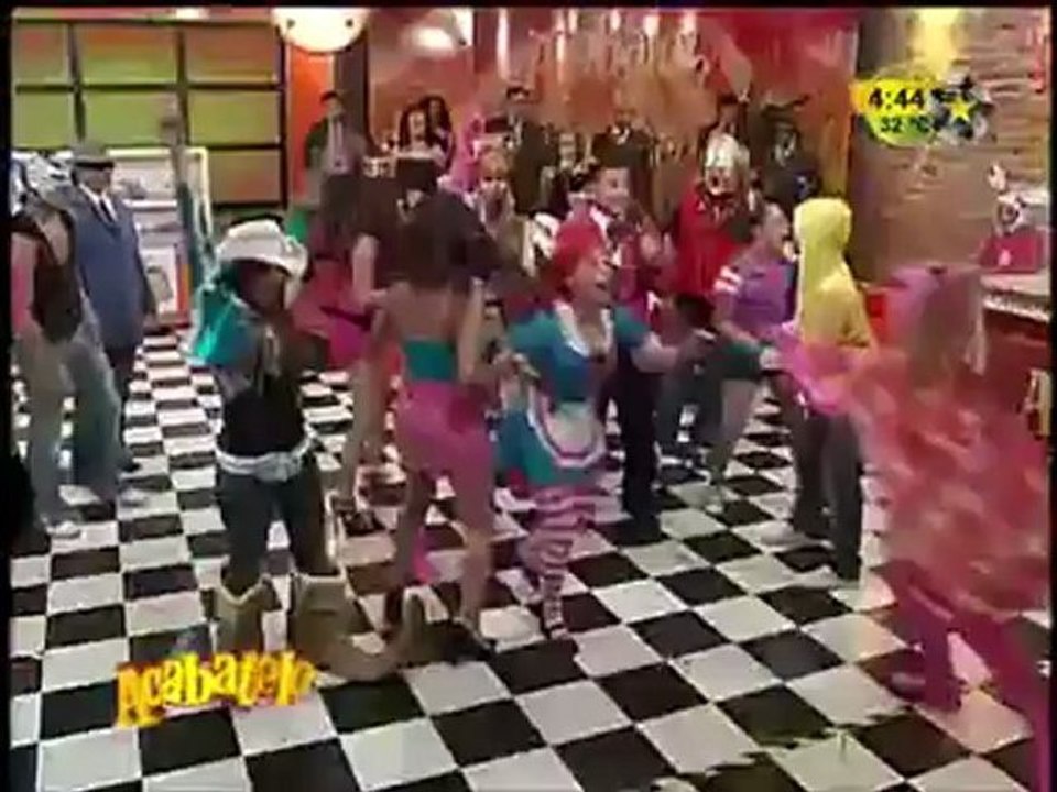 Todos contra el Super Apache