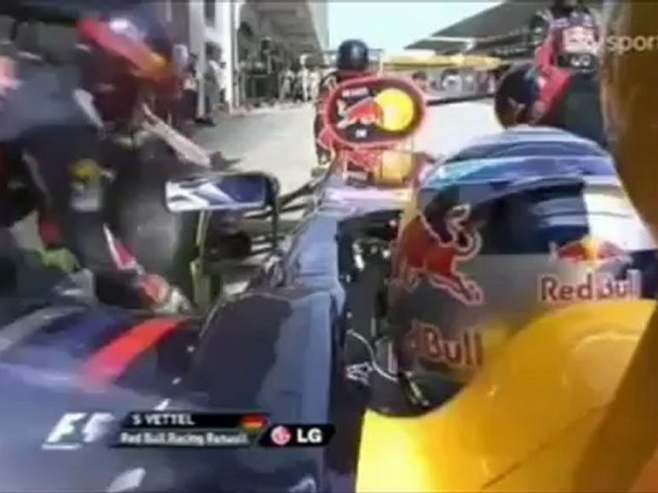F1 2011 Turkish GP Vettel Onboard Pitting in Boxes [HD] Engine Sounds