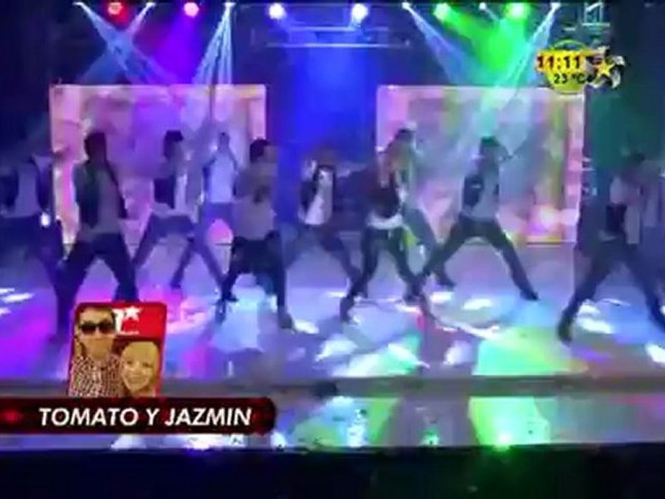 Jazmin y Tomato  Bailan en Premios Fama