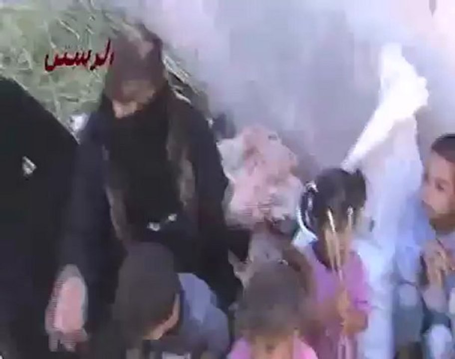 Syria فري برس  حمص الرستن ندائات استغاثة من نساء واطفال المدينة  3 8 2012 Homs
