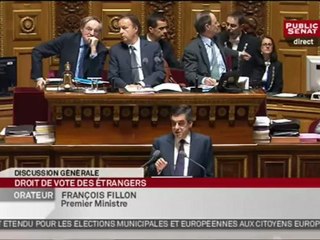 Fillon : "Le droit de vote des étrangers risque de communautariser le débat public"