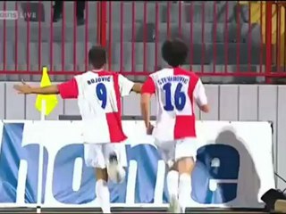 Kalecinin aklı karıştı