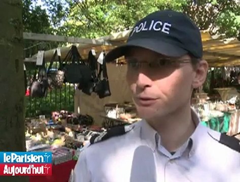 A Paris, la police sensibilise sur les vols de colliers