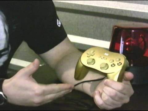 CGRundertow GOLDENEYE 007 L.E. GOLDEN CONTROLLER review