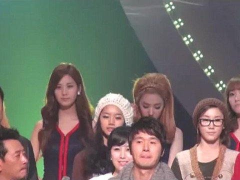 [Fancam] 101106 SNSD Tiffany, Jessica, Seohyun - Ending @ G20 Special Hope Road Concert [ keepvid.com]